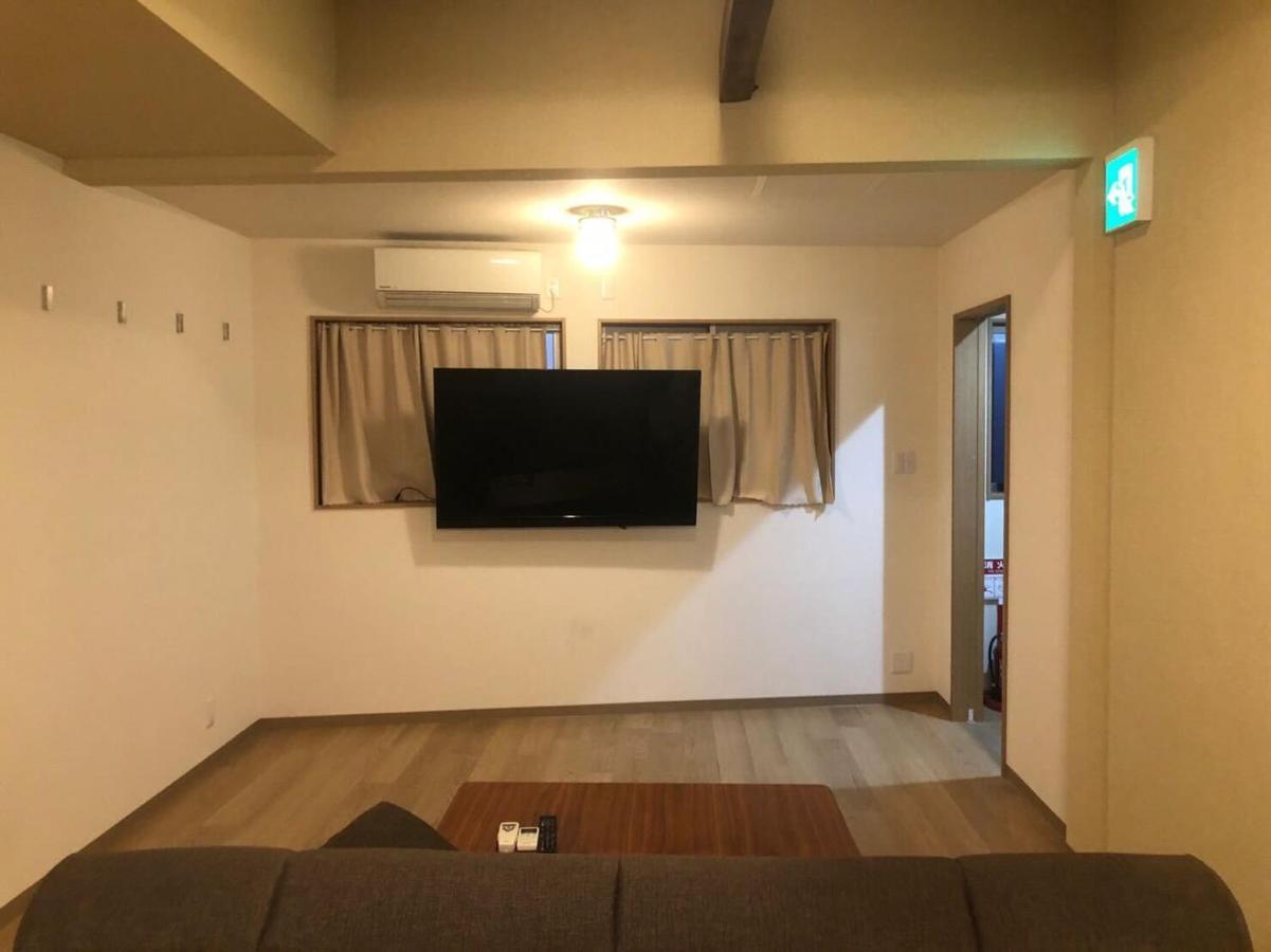 Ferienwohnung Oyado Gorilla Annex Ōsaka Exterior foto